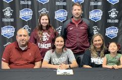 Ahitzia Zapata Signs With VC
