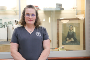 Amanda Mann in front of Florence Nightingale Photo