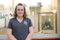 Amanda Mann in front of Florence Nightingale Photo