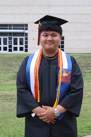 Dar Moo at 2025 Commencement